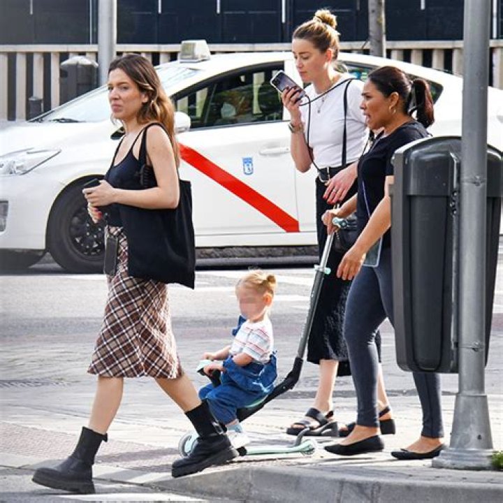 Amber Heard Seen In Madrid With Her Daughter After Johnny Depp Trial – Hollywood Life