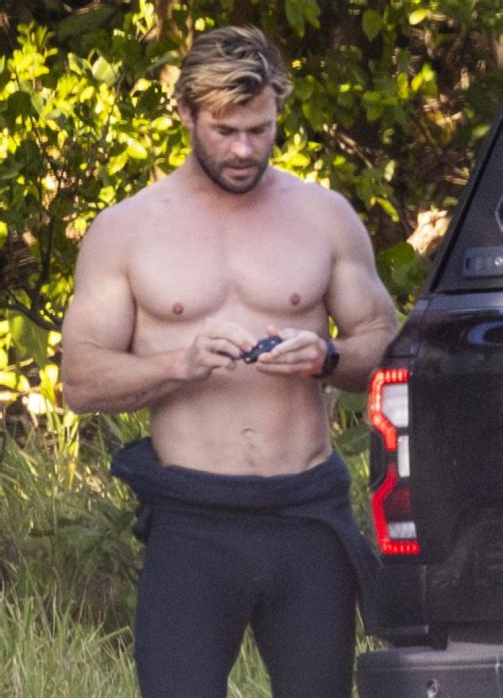 Chris Hemsworth Goes Shirtless Under Water With Son In Funny Video – Hollywood Life
