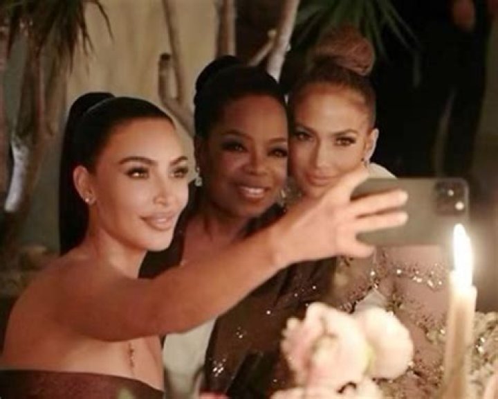 Middle Child’s Day: Kim Kardashian, Jennifer Lopez, & 7 More Of The Sexiest Middle Siblings In Hollywood