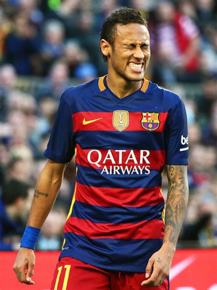 Neymar — See Pics Of The Brazilian Soccer Player – Hollywood Life