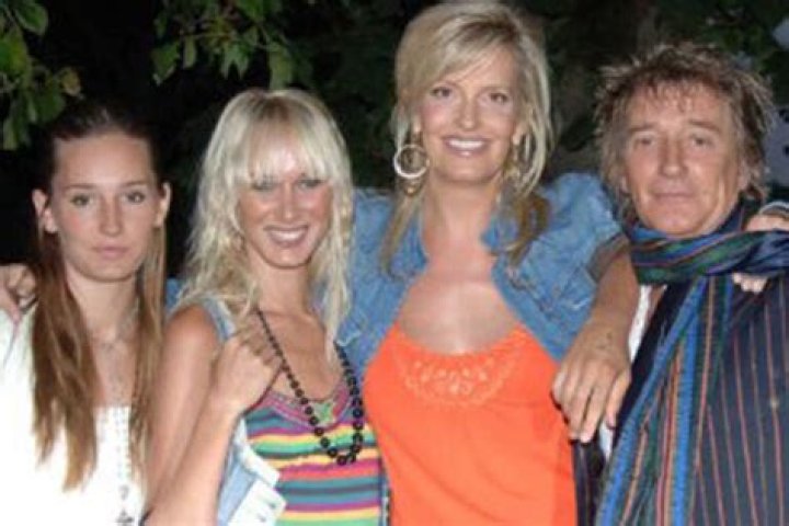 Rod Stewart, 77, Poses For Cute Photos With Daughters Kimberly, 42, Ruby, 35, & Renee, 30, In Italy
